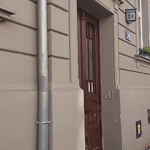 https://cosy-apartment.krakowhotelspoland.com