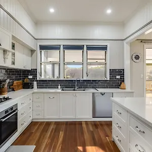 https://elegant-stunning-central-east-side-gem.queenslandhotels.net