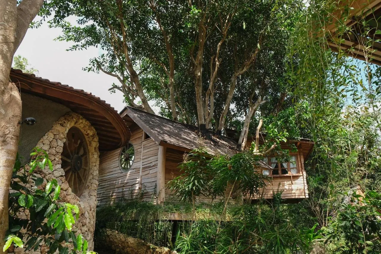Roots Tree House Villa Uluwatu Hytte