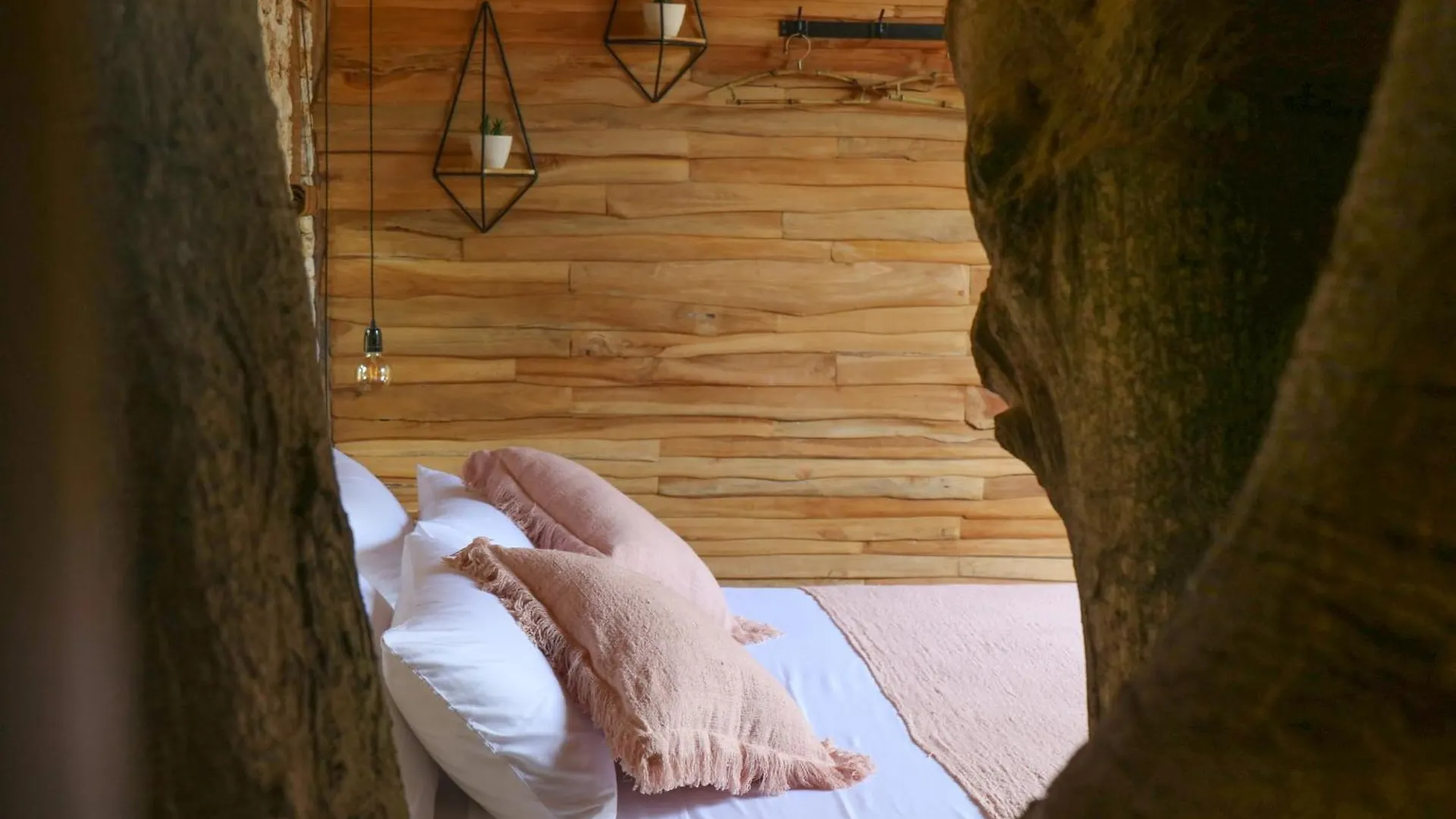 Hytte Roots Tree House Villa Uluwatu