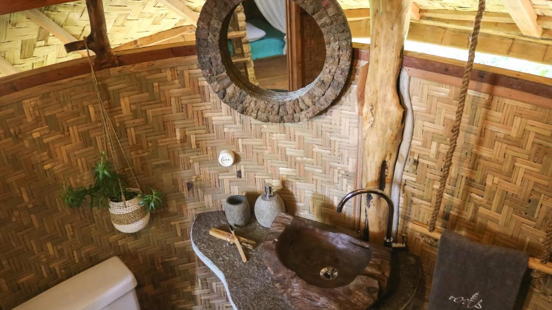 Roots Tree House Villa Uluwatu 0*,  Indonesien